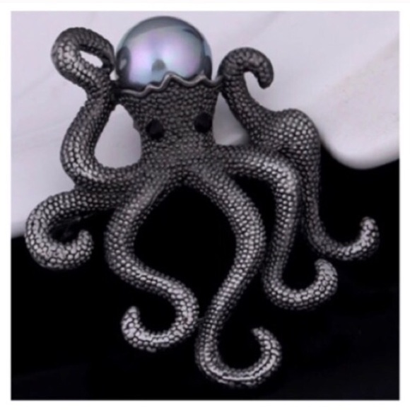 New Gray Silver Octopus Brooch - Picture 2 of 3